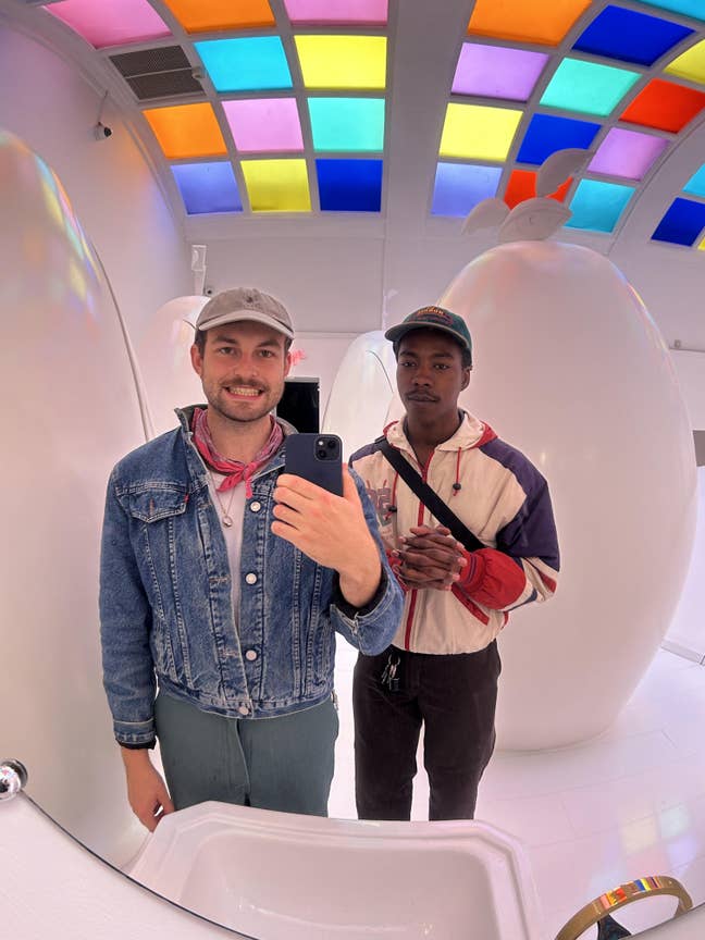 seeking queer / creative house :) Main Photo