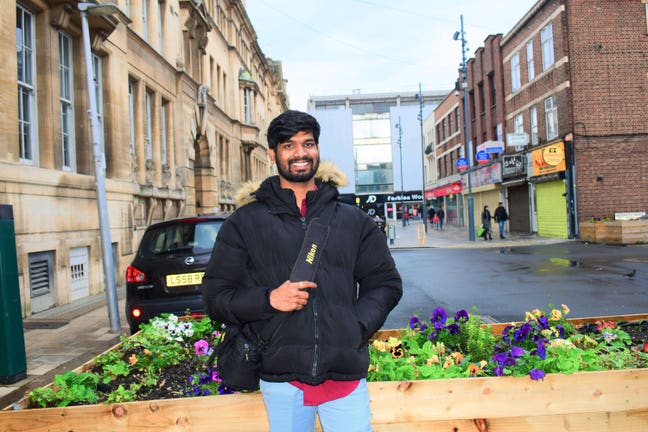 Looking for Couple room near to station  Main Photo