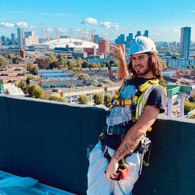 Looking to move into a nice double sized bedr... Main Photo