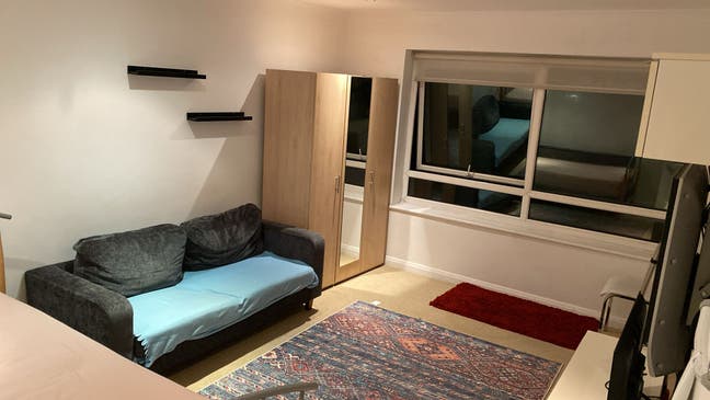 ROOM TO RENT  Main Photo