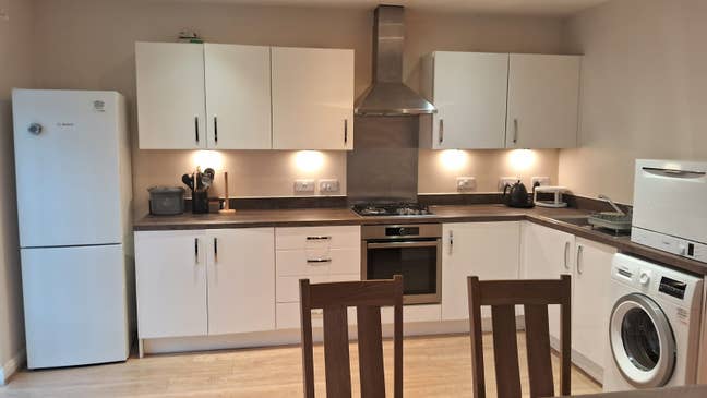 Single Room – Shared Kitchen & Bathroom Main Photo