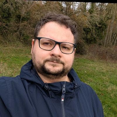 I am a professional male aged 33. I am lookin... Main Photo