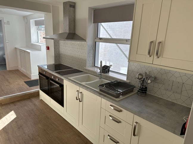 Taunton double room Main Photo