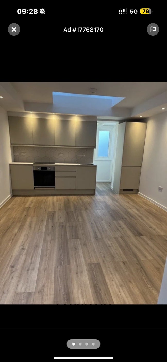 1 double room available for a couple/ single  Main Photo