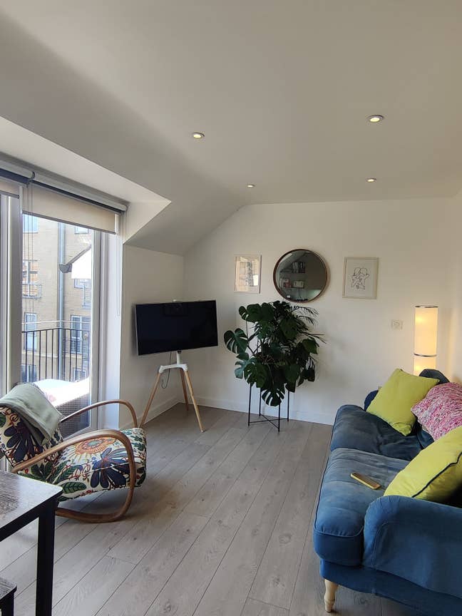 Gorgeous one bed flat 1 mins walk from tube Main Photo