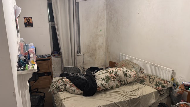 Sharing double bedroom available  Main Photo