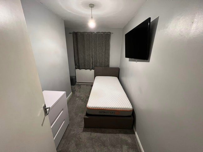 Single Room in Elson Main Photo
