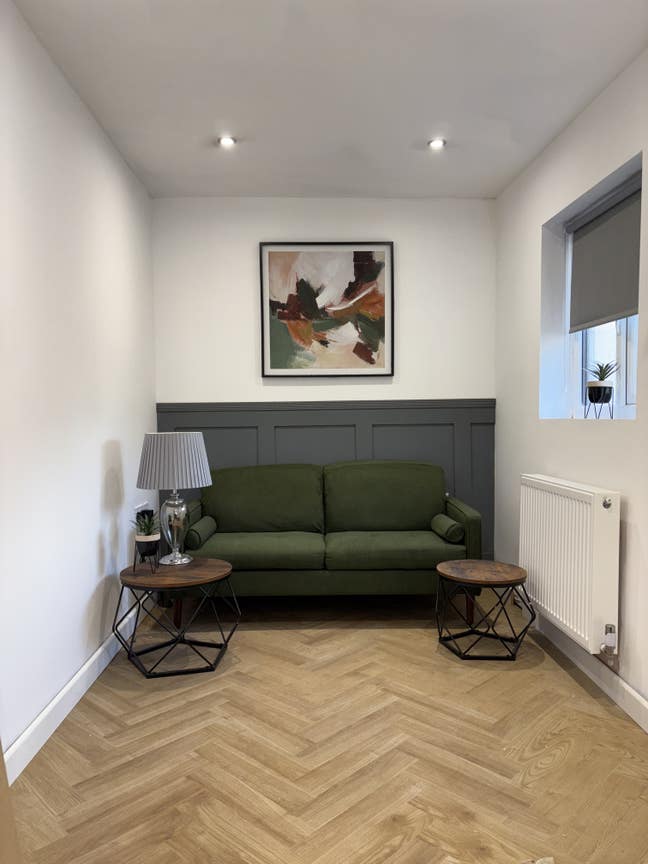 House share, refurbished and fully furnished  Main Photo