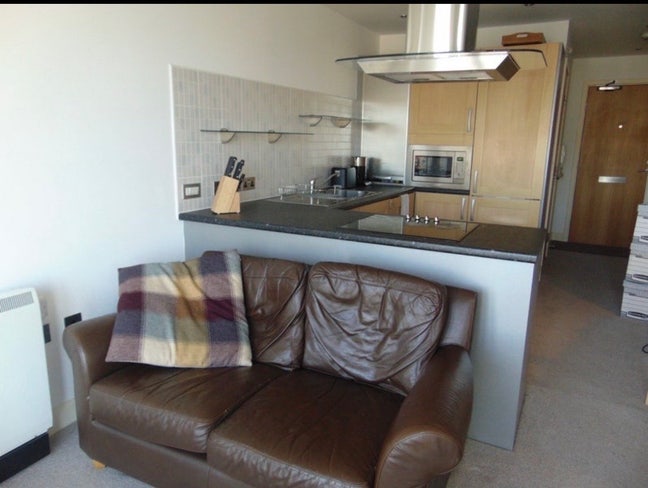 One bed with separate Bathroom all bills Incl.  Main Photo