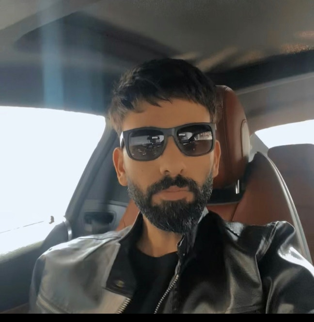 Professional Male Seeks Room in Friendly Flatshare Main Photo