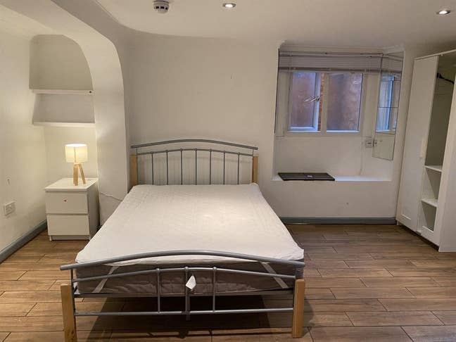 2 Rooms Available on Weston Seafront (Not Bristol) Main Photo