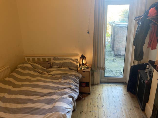 Room with double bed Ladywell Main Photo