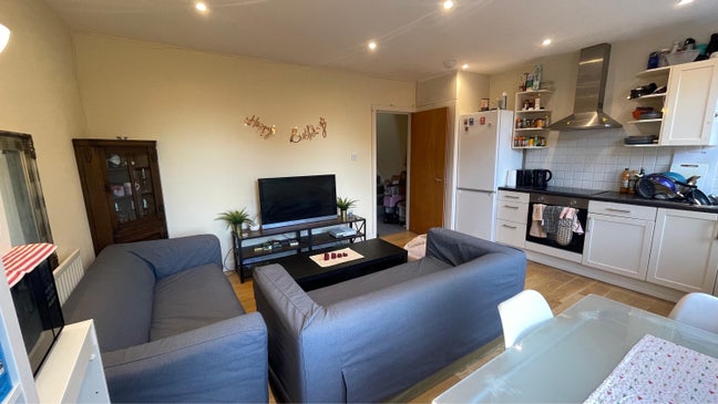 Double Room Clapham North House Share Main Photo