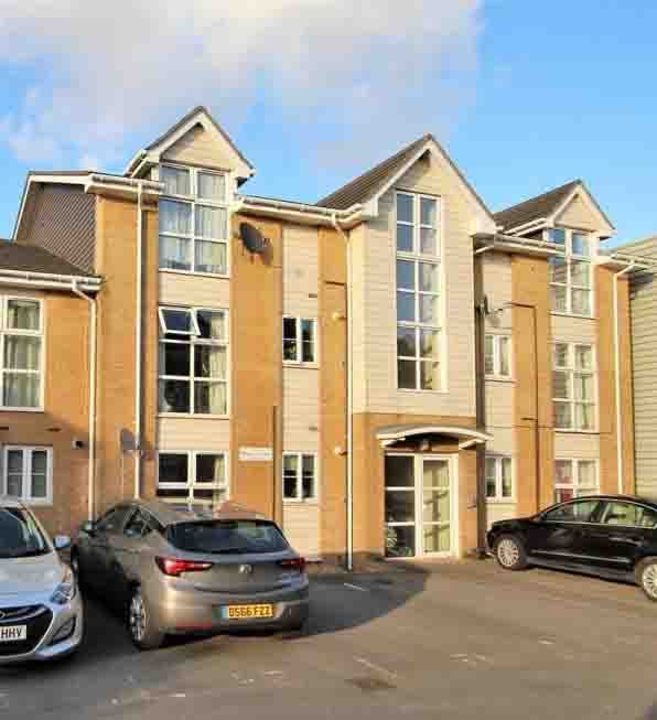 Large Double Room in Winton for University Student Main Photo