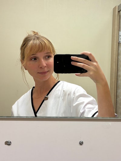 24yr old healthcare worker  Main Photo