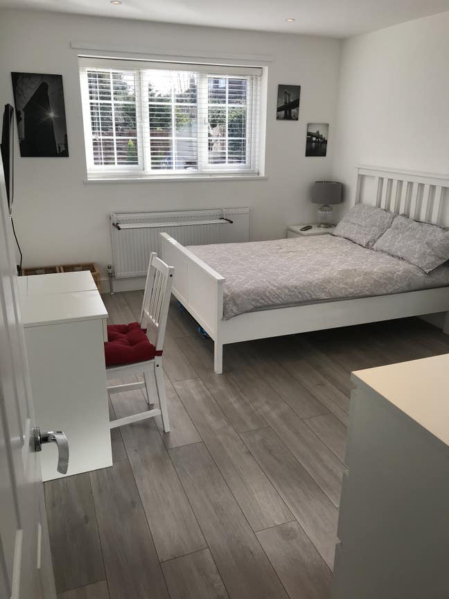 Large Double Room with lots storage  Main Photo