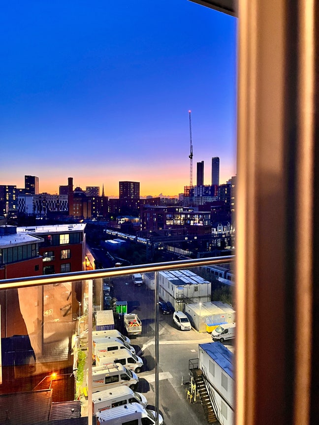 City-Centre Luxury Apartment | 527 sq ft Main Photo