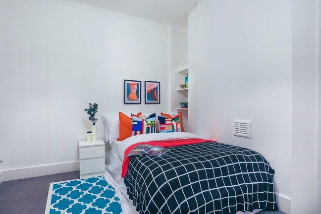 Spacious double bedrooms- en suite/city centre Main Photo