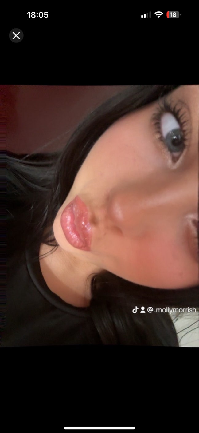 Professional Female seeks a double room Main Photo