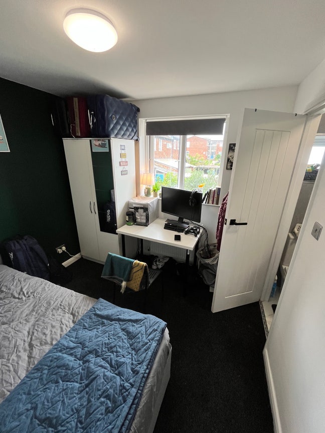 ✨Ensuite Room Available - Colchester✨ Main Photo