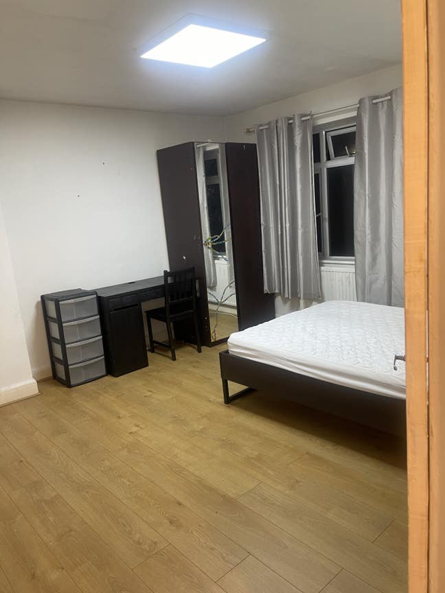 Hayes rent  a big room Main Photo