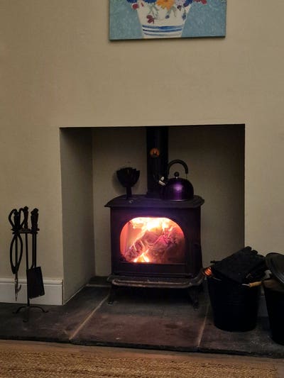 2 of 3 rooms available shared bathroom with 1 Main Photo