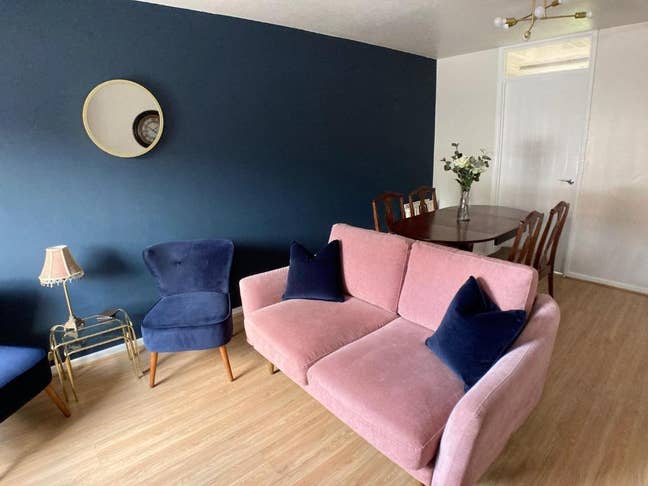 2 double rooms available in 2 bed apartment  Main Photo