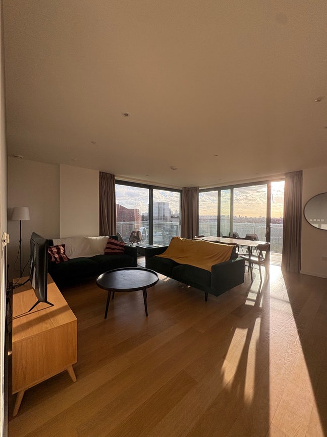 Double Room in 3-Bed East Village Flatshare 💗 Main Photo