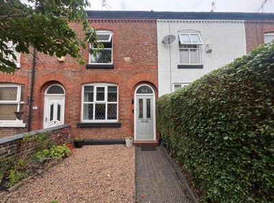 Double room in Stretford, on beautiful street.  Main Photo