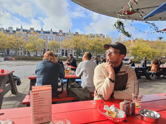 Professional (M, 32) looking for double room  Main Photo