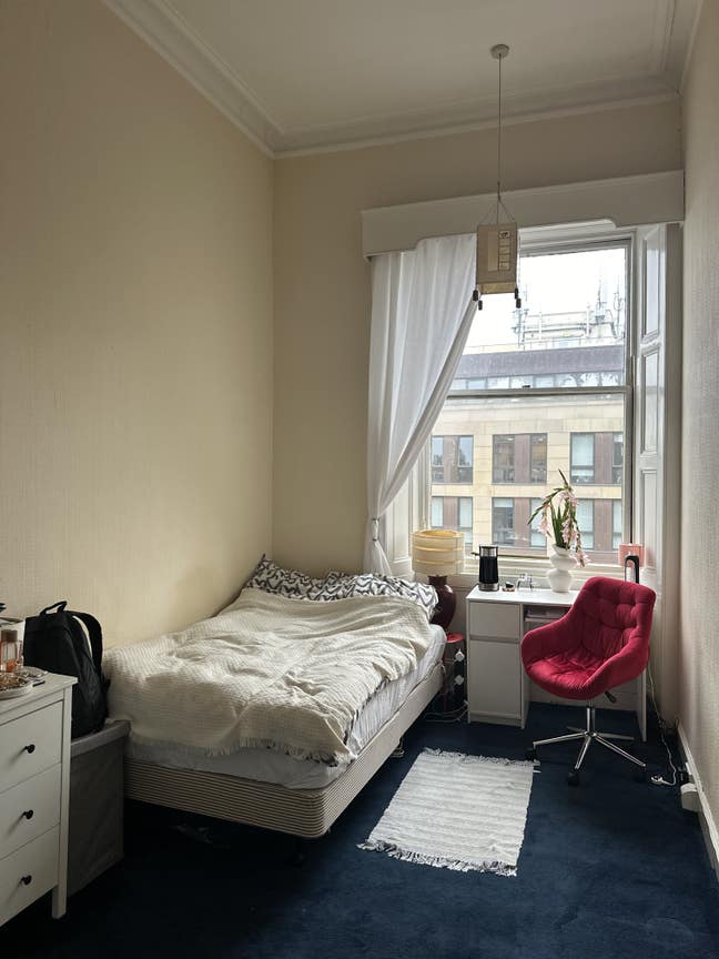 Spacious room in Central Edinburgh Main Photo