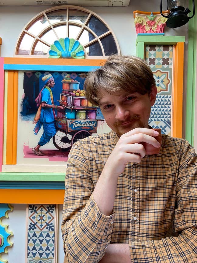 Professional looking for a friendly house share Main Photo