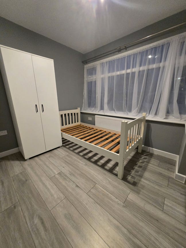 2 New Studio Flats Available, UC accepted, UB4 0AB Main Photo