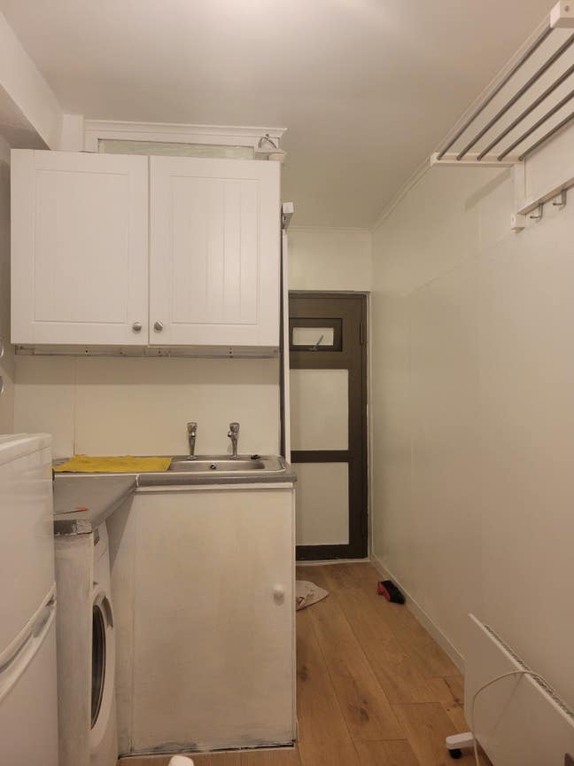 Comfortable fully furnished small studio flat all  Main Photo