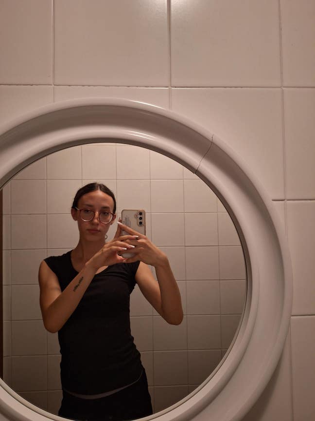 Student Female seeks a single or double room Main Photo