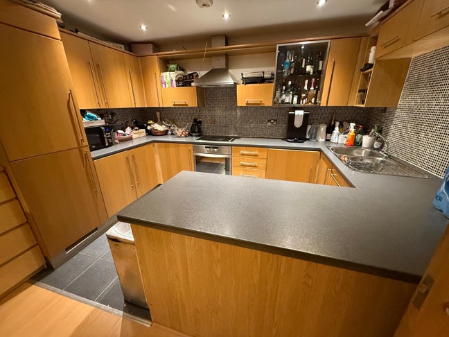 En-suite Room Sublet - Gym / Sauna (Central Lon) Main Photo