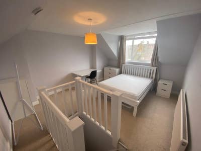Two double rooms in Hillsborough home Main Photo