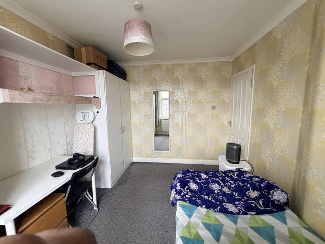 Large Double room for a single person. Main Photo