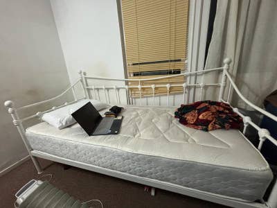 Single Seperate Bed Available in a Double Room Main Photo