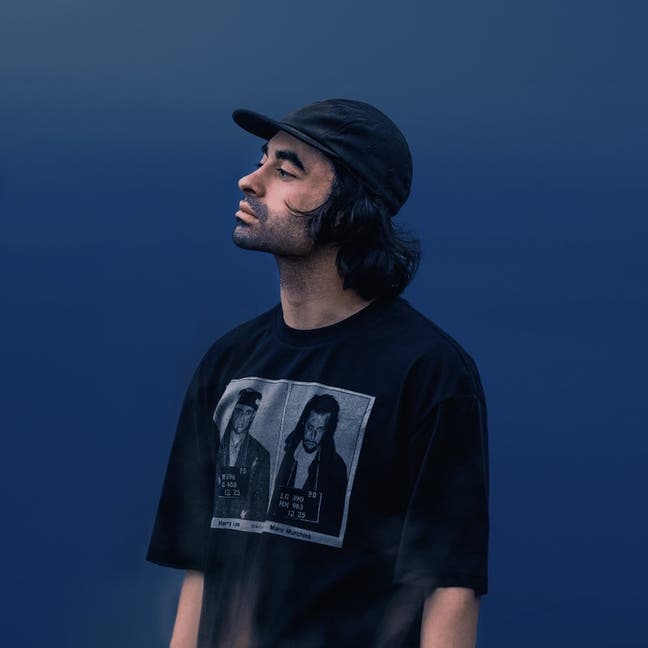 Professional Male seeks a single or double room Main Photo