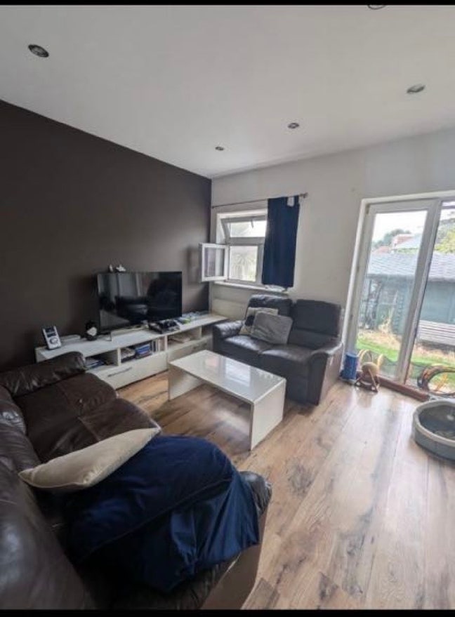 Double Room in friendly flat Main Photo