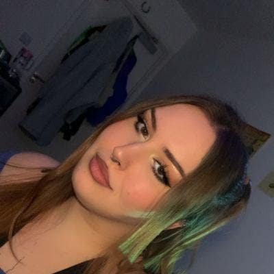 Professional Female seeks a double room Main Photo