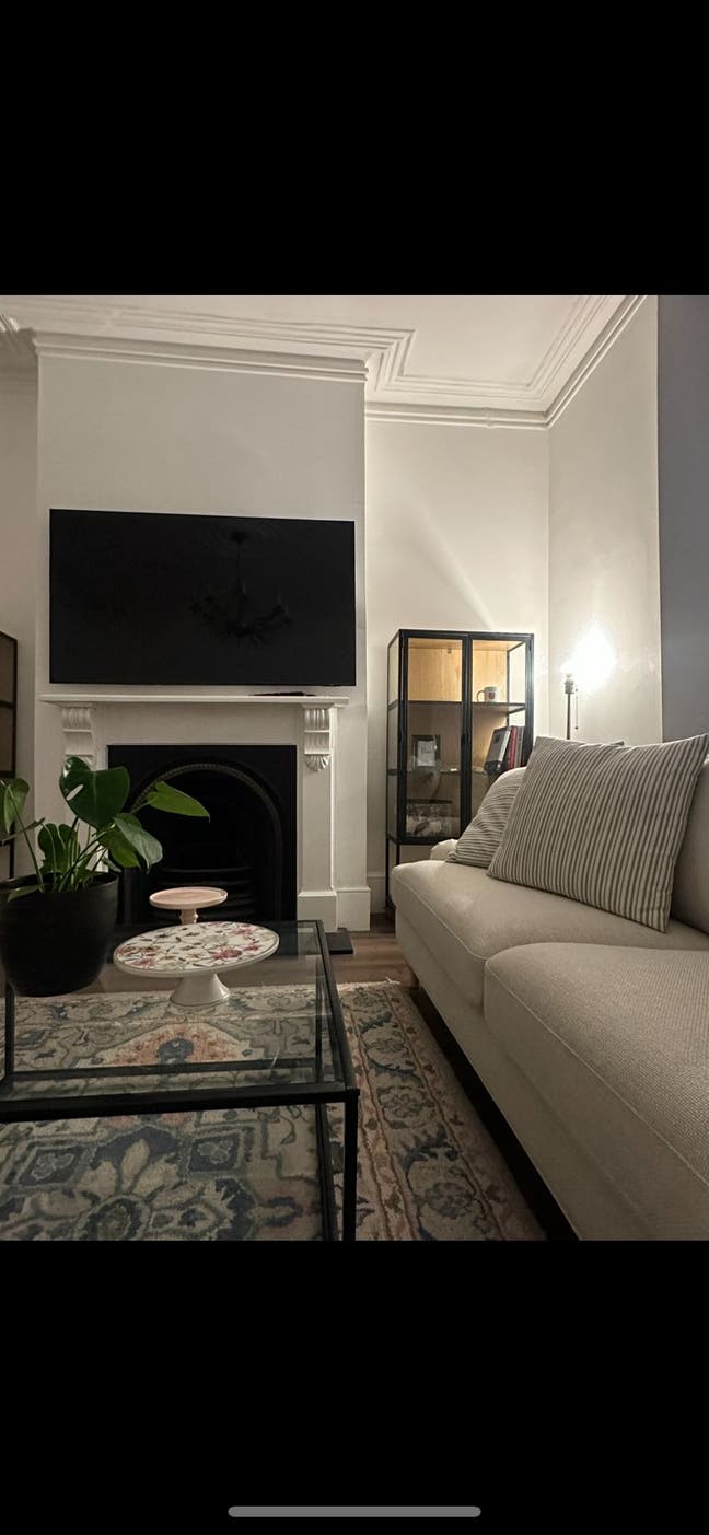  En-Suite  room  available  in  IG11  Main Photo