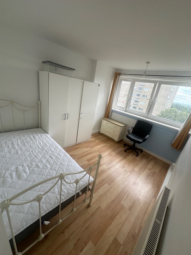 Big Double Room – Roehampton (All Bills Included) Main Photo
