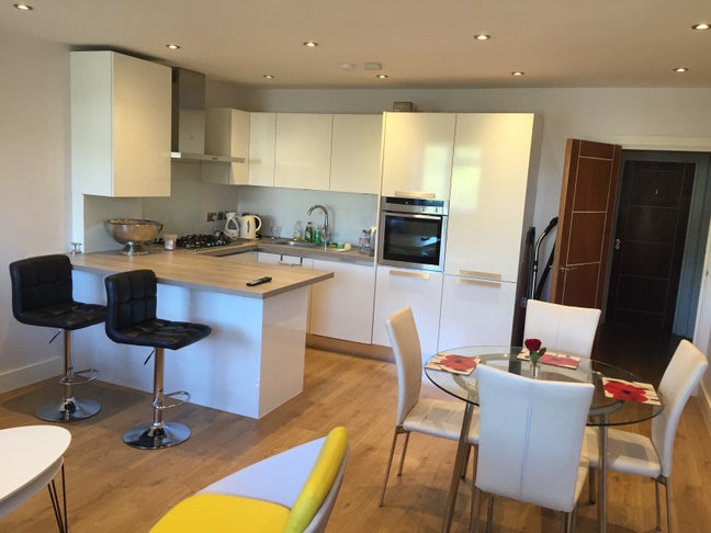 2 double rooms in a new flat in Golders Green. Main Photo