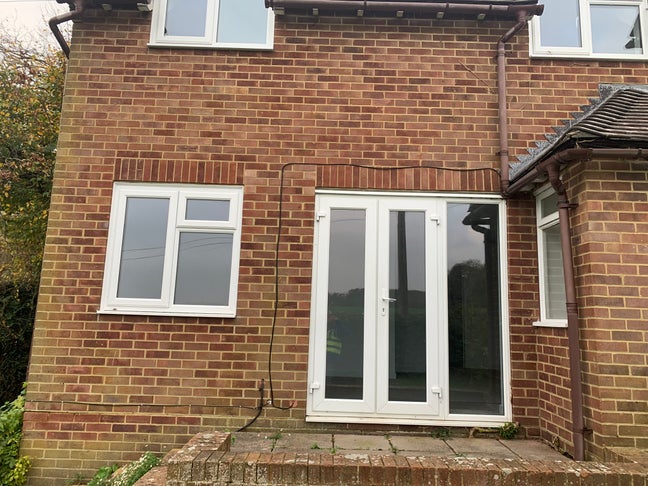 Self-contained 1-bed flat Main Photo