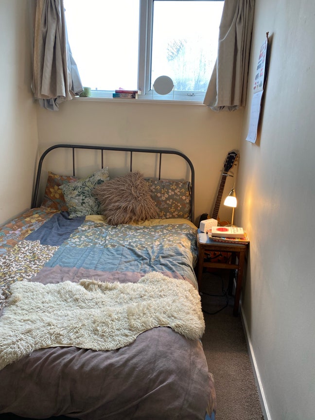 Cosy room in friendly house share - Brixton Hill  Main Photo