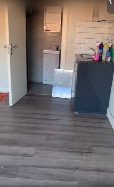 Sharing room for £450 in Surbiton Main Photo