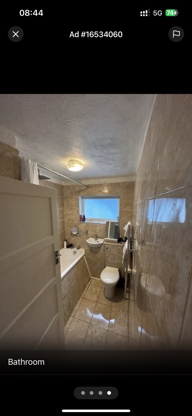 Room for rent at great location Main Photo