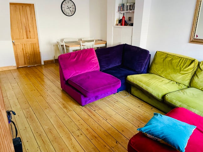 Double Room in South Croydon Main Photo